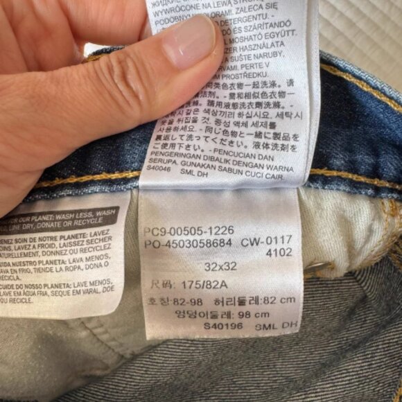 Levi's - Picture 4 of 4